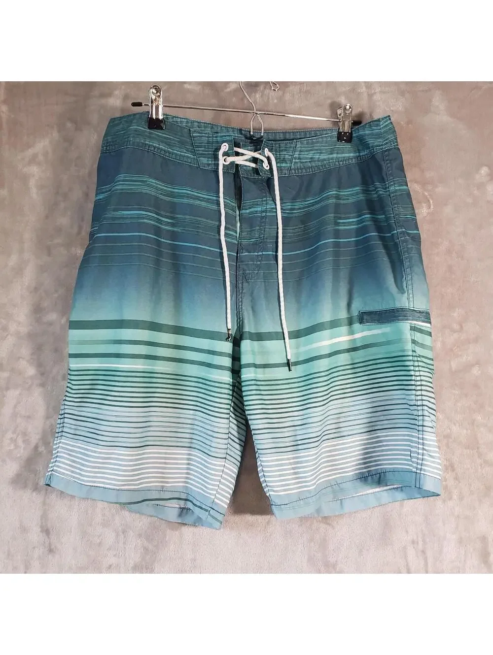 Freeworld Men’s Board Shorts Size 36 Blue/Green Striped Drawstring